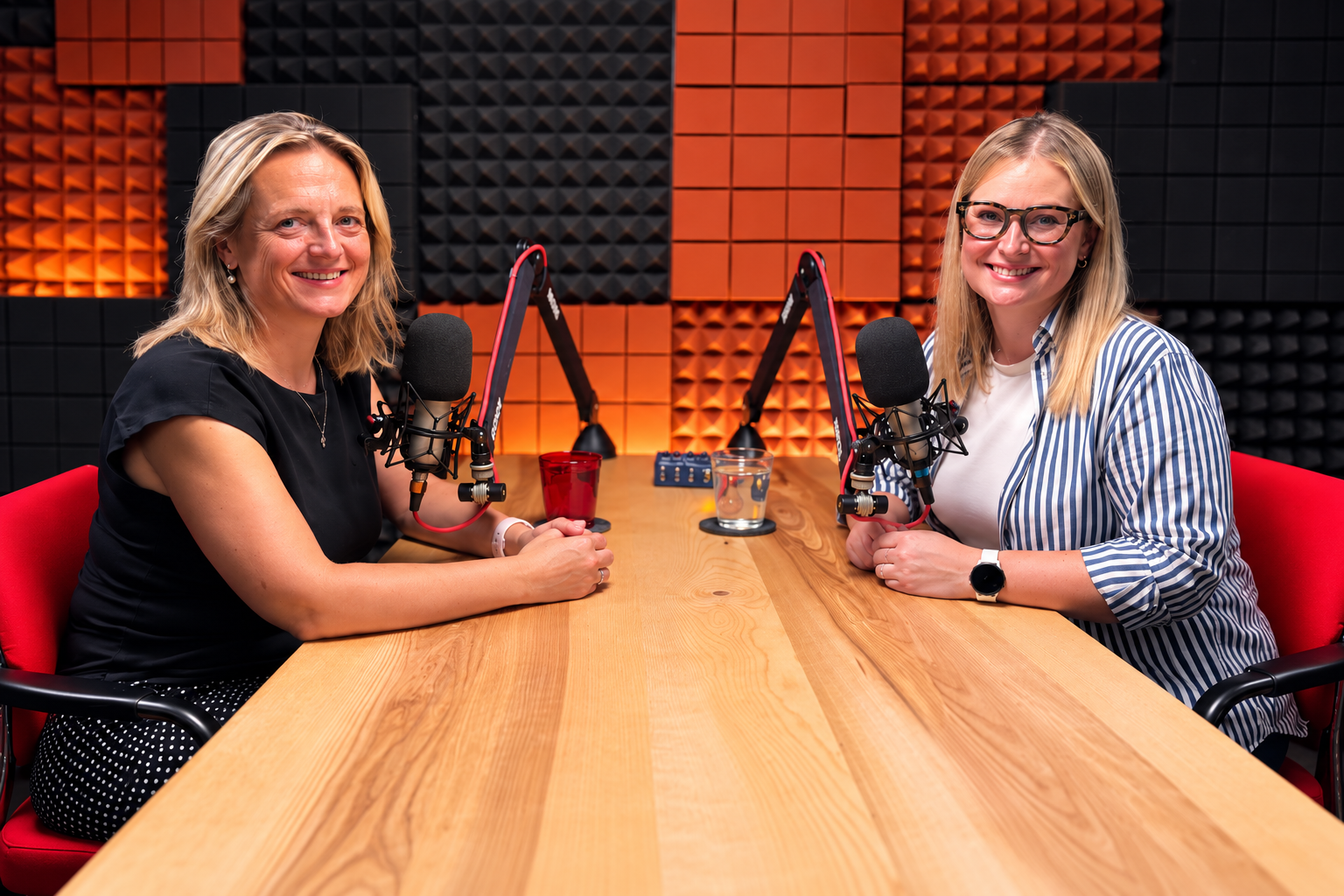 Hostem našeho podcastu byla Kateřina Jezerská (vlevo). Elektřinou doma topí už 20 let (Foto: Jana Machová)