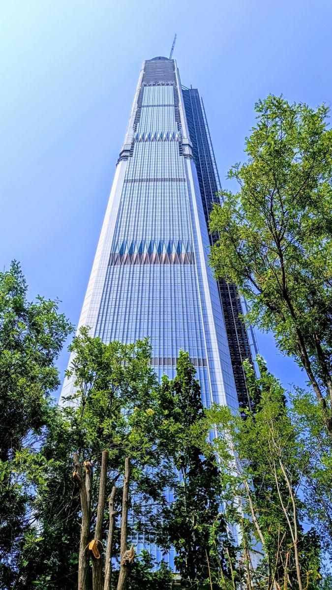 China 117 Tower (Zdroj: Wikipedie, Foto: KangTyngrwey / CC BY-SA 4.0)