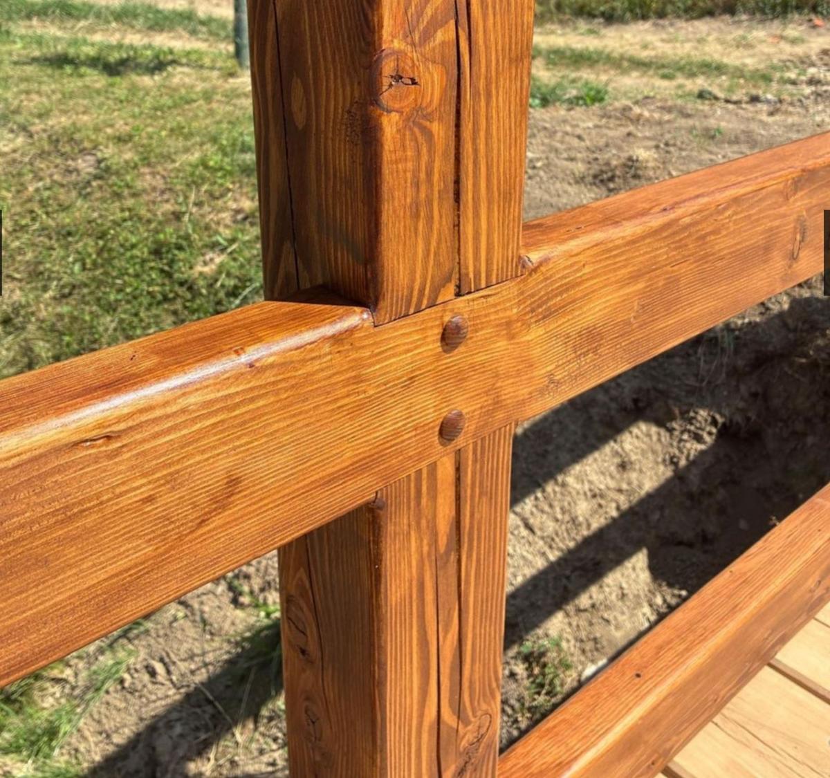 Detail lepeného modřínového BSH hranolu (Zdroj: KARPEN PLUS)