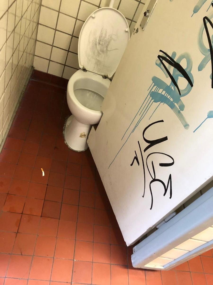 Když se to na milimetry přesně proměřit nepovede (Foto: Reddit)