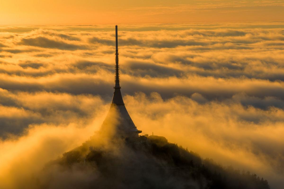 Ikonický rotační hyperboloid na Ještědu (Zdroj: Shutterstock)