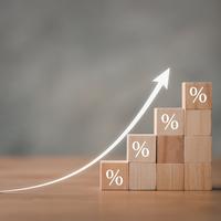Sazby skočily na 5,79 %: o kolik víc teď zaplatí rodina, která si půjčí 4 miliony