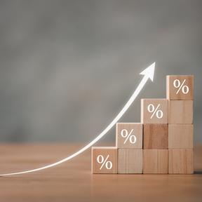 Sazby skočily na 5,79 %: o kolik víc teď zaplatí rodina, která si půjčí 4 miliony