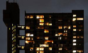Od betonového postrachu k vyhledávané ikoně: Příběh londýnské Trellick Tower