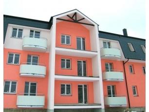 Balkon – ozdoba nebo ostuda paneláků?