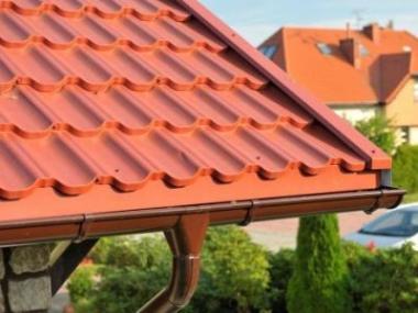 Plechová střecha nahradí klasiku i svým vzhledem