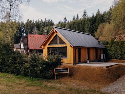 Novostavba roubenky (Foto: DŘEVOSTAVBY NA MÍRU)