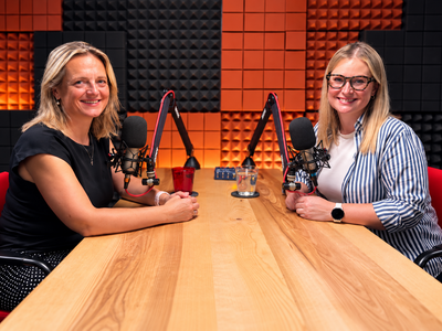 Hostem našeho podcastu byla Kateřina Jezerská (vlevo). Elektřinou doma topí už 20 let (Foto: Jana Machová)