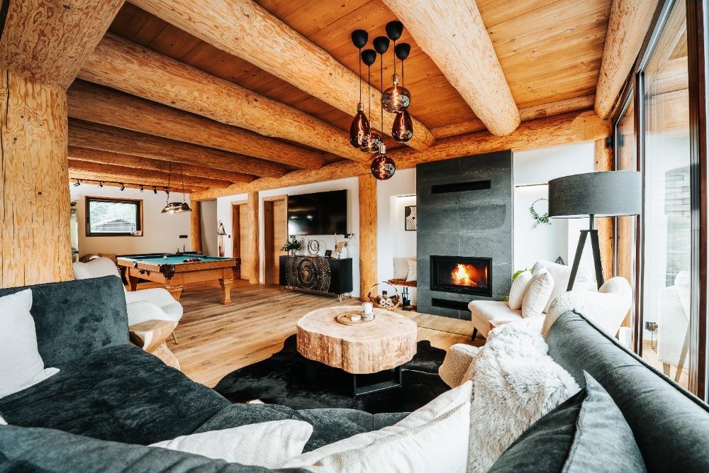 Dřevostavba Post and Beam - Meltoni, interiér; Dům měsíce srpna 2026 (Zdroj: Sruby Urban)