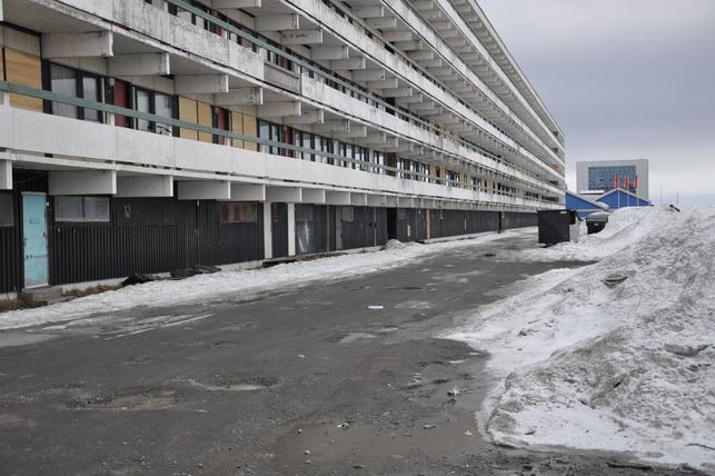 Blok P v grónském Nuuku (Zdroj: Wikipedie, Foto: Oliver Schauf / C00)