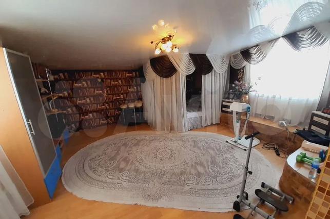 Iluze carského paláce za pár rublů (Zdroj: Avito.ru)