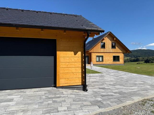 Novostavba roubenky (Foto: DŘEVOSTAVBY NA MÍRU)