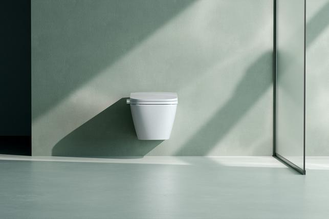 Sprchovací toaleta Cleanet MEDA disponuje minimalistickým designem, díky němuž ji snadno zakomponujete do každé moderní koupelny. Její součástí je i pokroková technologie SilentFlush, která se postará o tiché a úspornější splachování. Kromě sedátka se sprškou je vybavena vyhřívaným sedátkem, funkcí sušení, UV dezinfekcí a ambientním osvětlením. Ovládat ji lze pomocí tlačítka, dálkovým ovládáním nebo pomocí aplikace. K dostání je v závěsné a stojící variantě a také jako kombinační mísa. (Zdroj: LAUFEN)