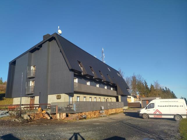 Cementovláknité obkladové desky (Zdroj: fasadnidesky.cz)