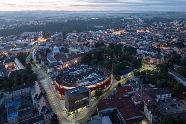 Horácká multifunkční aréna (Zdroj: Archiv soutěže Grand Prix Architektů – Národní cena za architekturu 2026, Foto: Laurian Ghinitoiu)