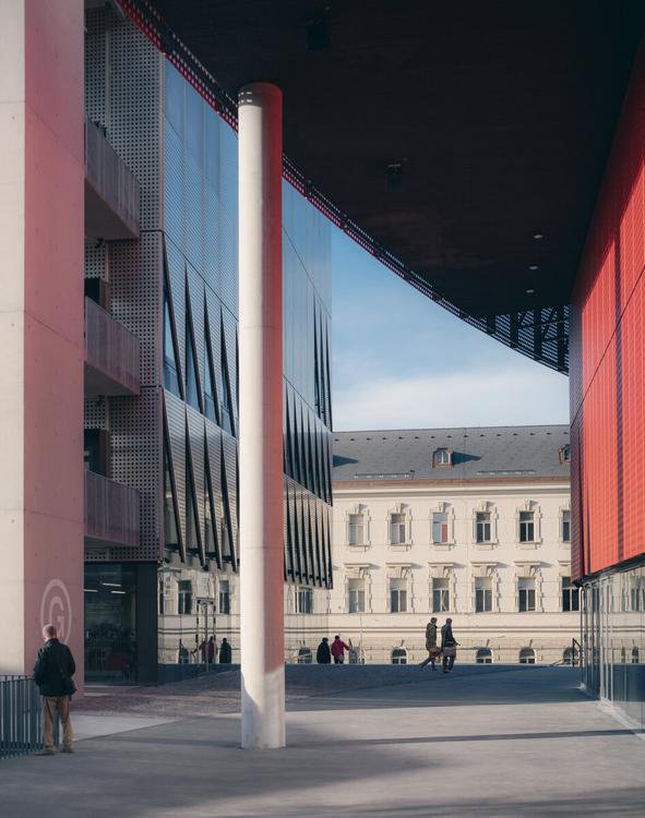 Horácká multifunkční aréna (Zdroj: Archiv soutěže Grand Prix Architektů – Národní cena za architekturu 2026, Foto: Laurian Ghinitoiu)